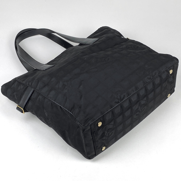 Chanel GM Travel Line Black Tote New Bag Shoulder - Picture 1 of 6